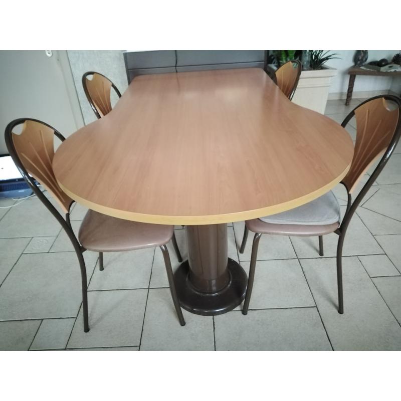 keukentafel met stoelen