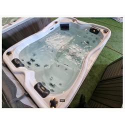 3 persoons jacuzzi nieuwste model VANDAAG NOG BEZORGD! ️