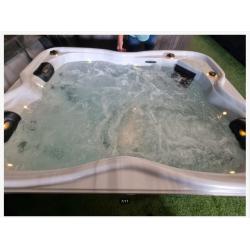 3 persoons jacuzzi nieuwste model VANDAAG NOG BEZORGD! ️