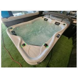 3 persoons jacuzzi nieuwste model VANDAAG NOG BEZORGD! ️