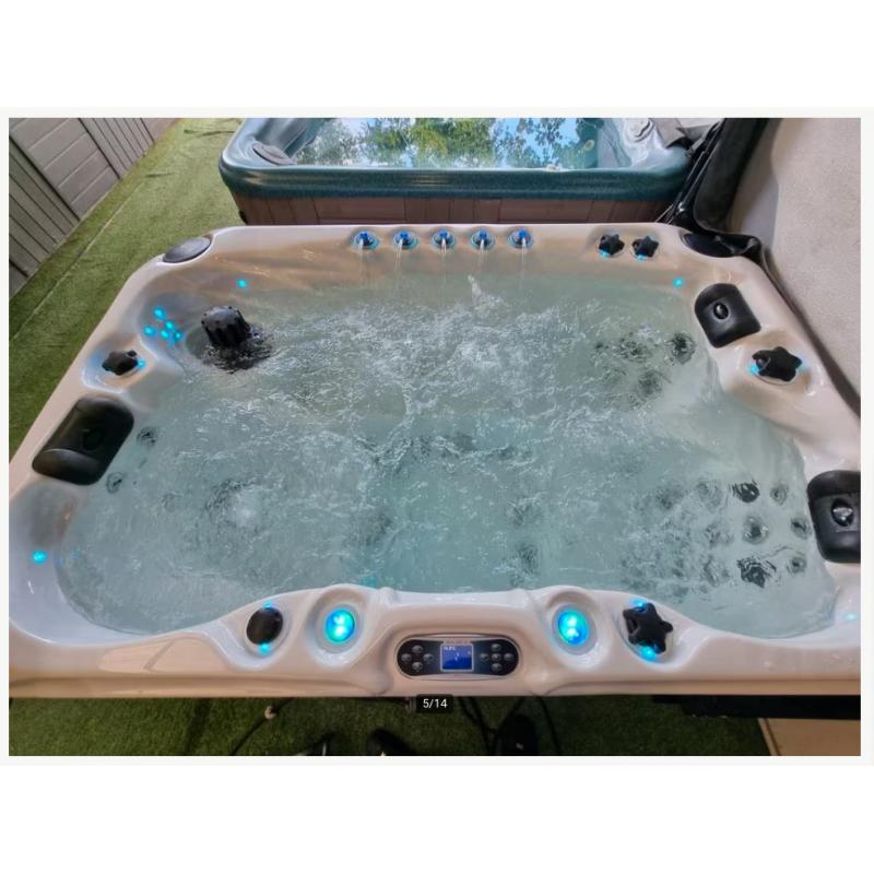 3 pers‼️prachtige Amerikaanse jacuzzi nieuwstaat ‼️